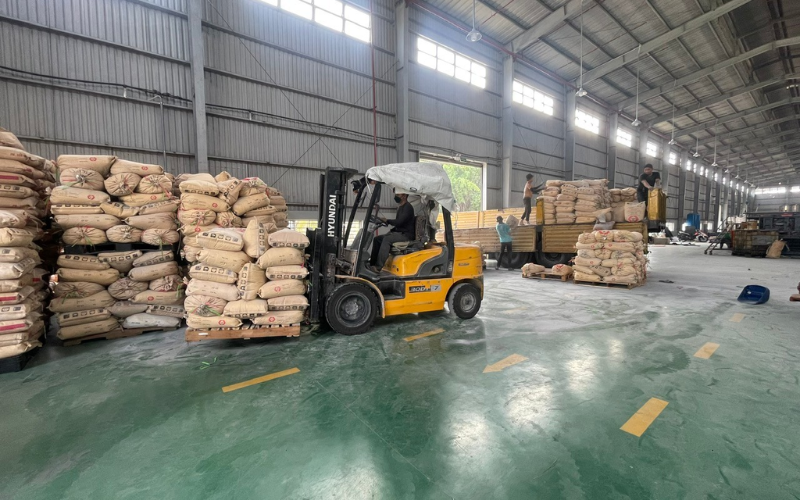 Sản xuất hạt nhựa, gia công ép nhựa theo yêu cầu