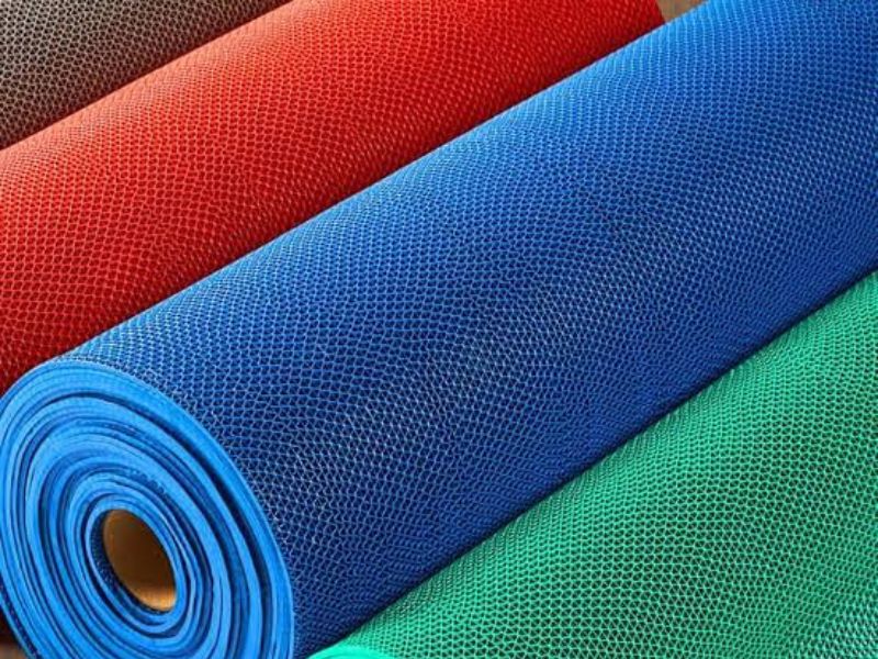 cuộn thảm nhựa chống trượt dạng lưới